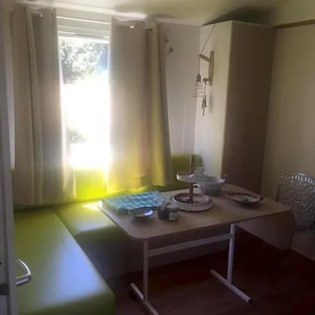 Hotel Mobil Climatise, Bord De